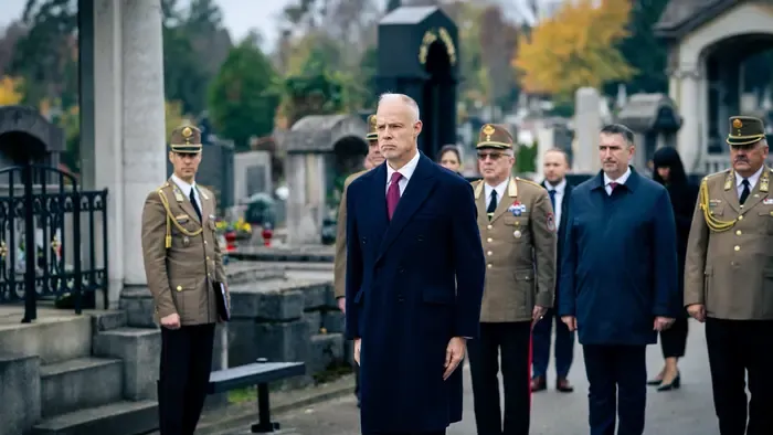 Szalay-Bobrovniczky Kristóf: a NATO maradjon védelmi szövetség!