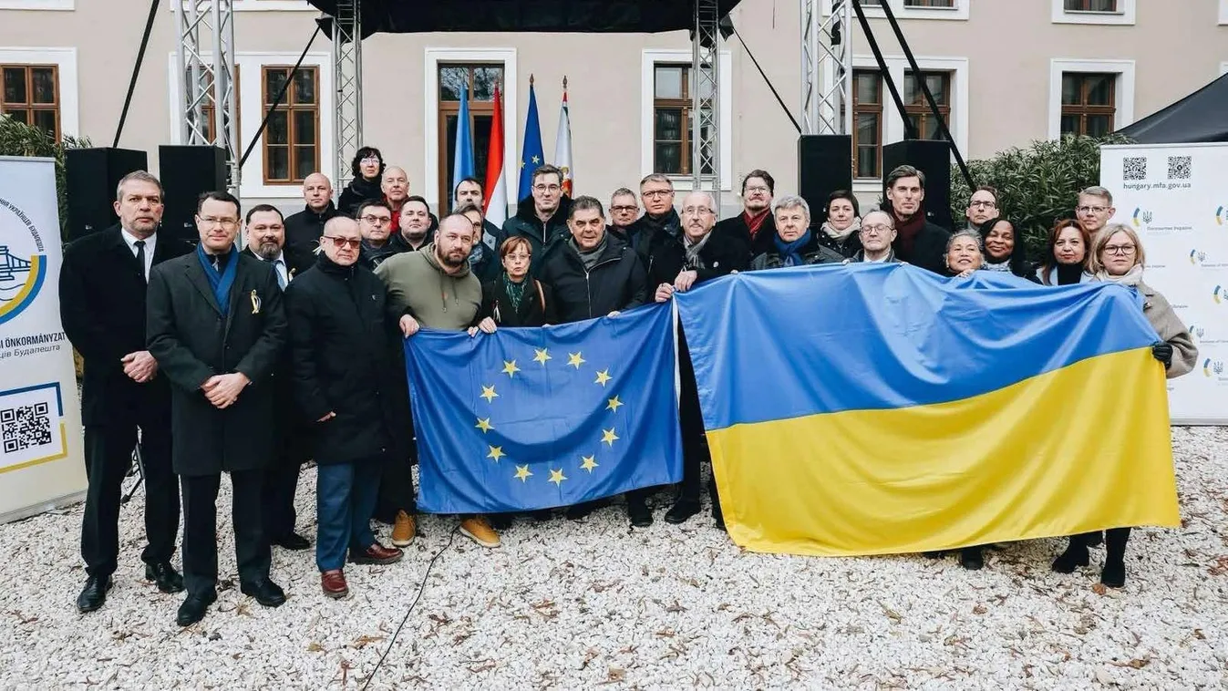 Ez a magyar ellenzék: Orbán Viktort gyalázzák, Ukrajnát éltetik