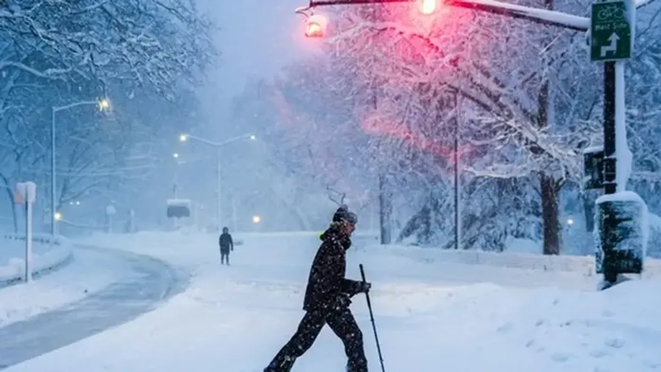 Rekordközeli havazás és hurrikánerejű szél bénította meg az Egyesült Államok északkeleti partvidékét