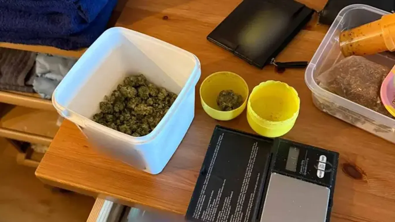 Különös meglepetést rejtegetett egy zuglói Kinder-tojás