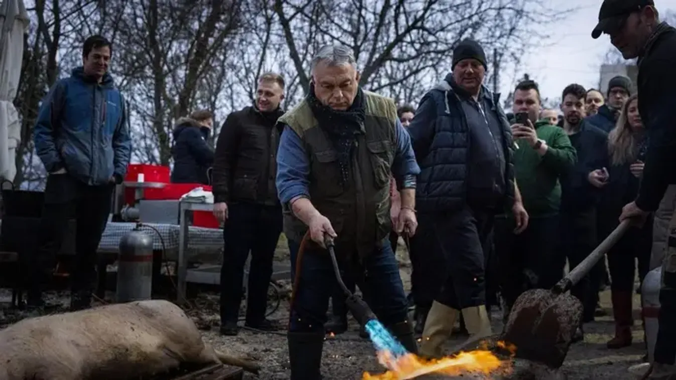 Disznótorral kezdődött a vasárnap Orbán Viktornak