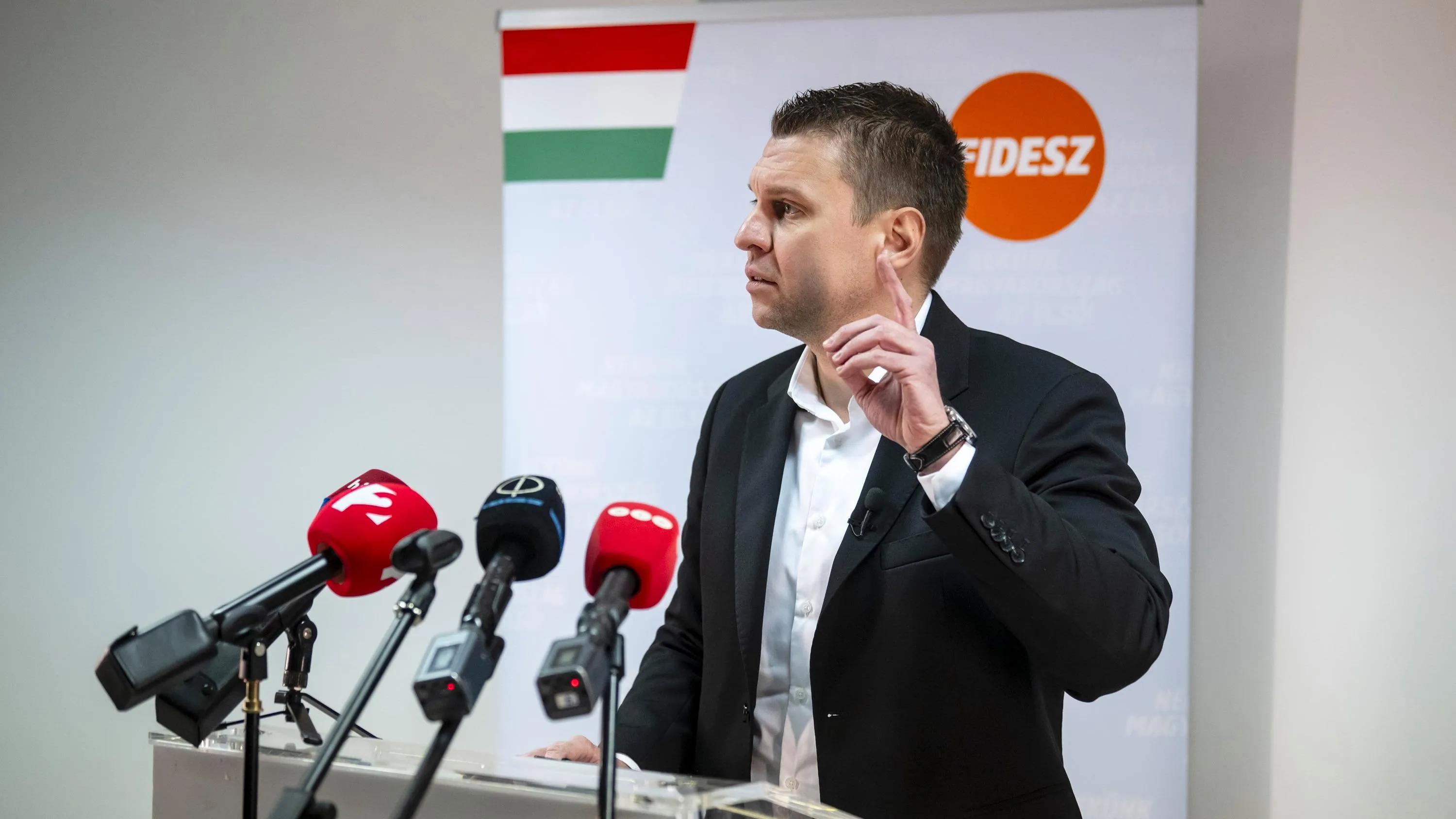 Menczer Tamás felsorolta, mik bizonyítják az ukrán befolyásolást
