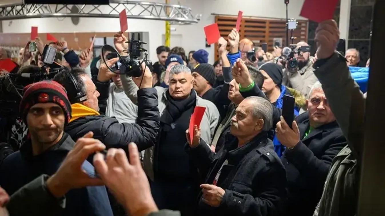 Megverték az informátort, aki leleplezte a lefizetett tiszás provokátorokat + Videó