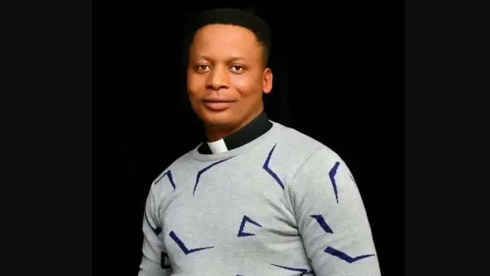 Több embert megöltek, egy papot pedig elhurcoltak fegyveresek Nigériában