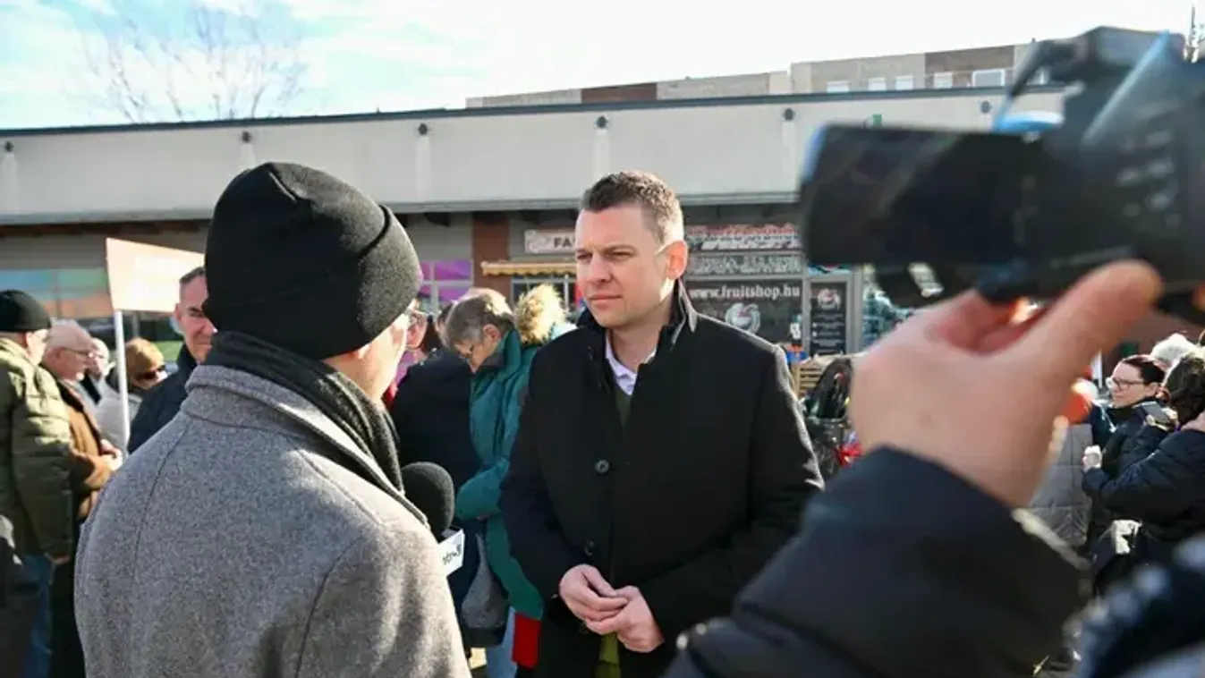 „Hol van a derék ellenfél?” – videóban mutatta meg Menczer Tamás a tömegek közötti különbséget az aláírásgyűjtő standoknál