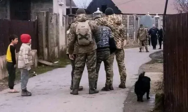 Lassan Ukrajna mindennapjaihoz hozzátartoznak az erőszakos kényszersorozók kegyetlenkedései