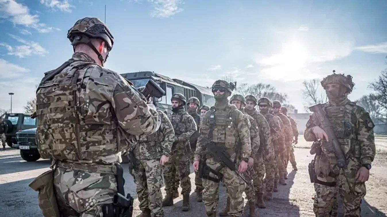 Szalay-Bobrovniczky Kristóf: megkezdődött a katonák kitelepülése a megerősítő őrzés-védelmi feladatokra