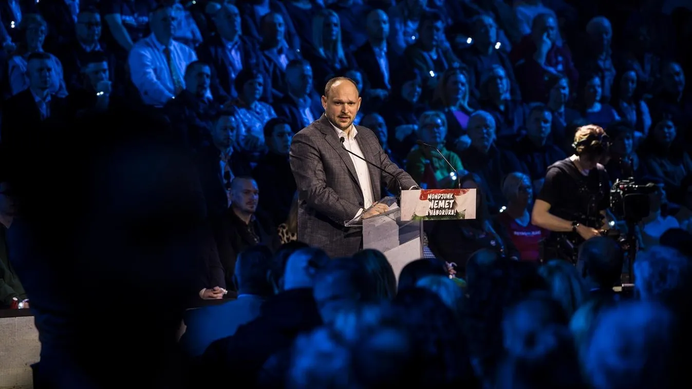 Esztergom polgármestere a Háborúellenes Gyűlésen: védjük meg az eredményeinket a jövőben is