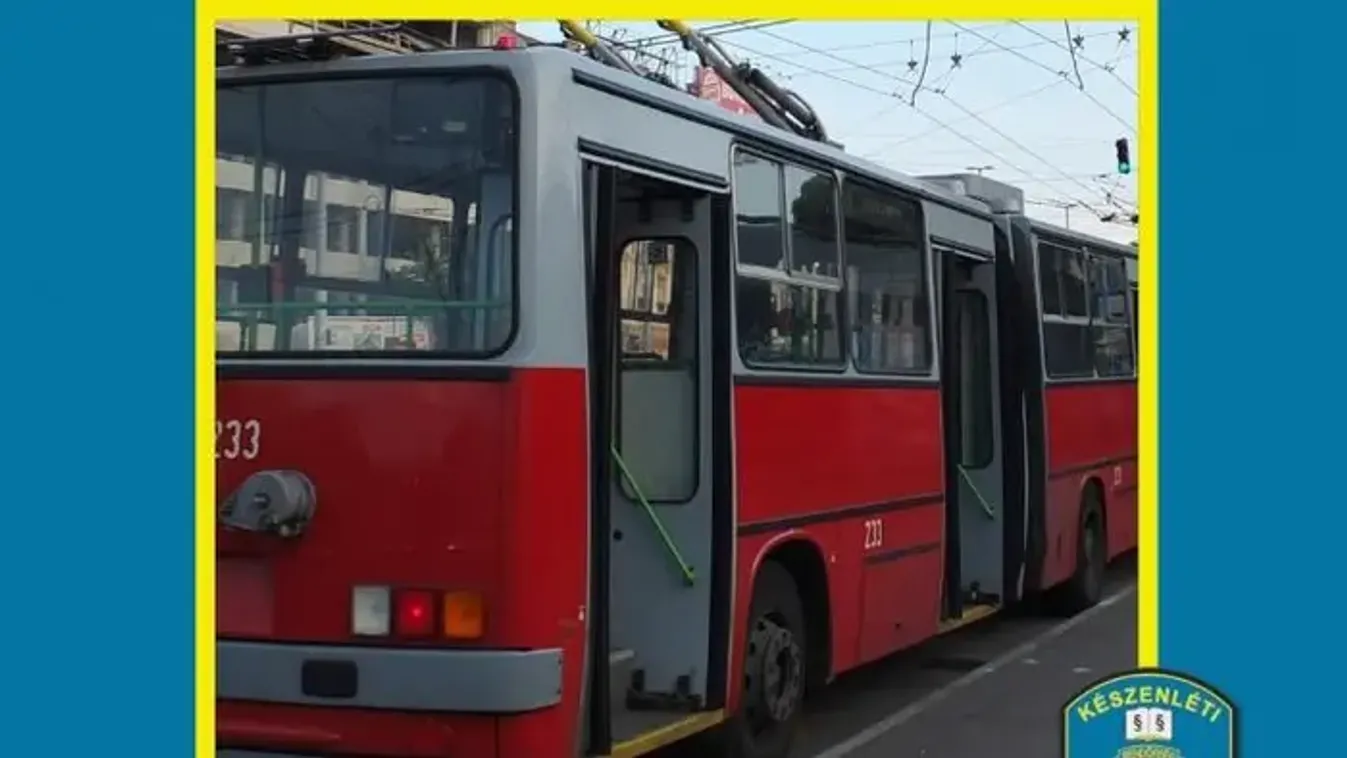 Megütöttek egy tinit a 80-as trolin, az ablakon át menekült a támadó