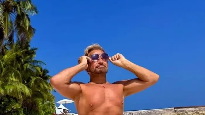 Jákob Zoli kockahasat villantott, bomba formában van