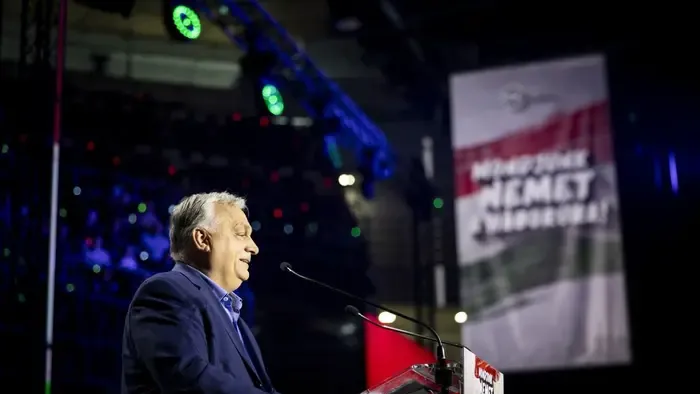 Folytatódik a DPK országjárása, ma Esztergomban áll színpadra Orbán Viktor