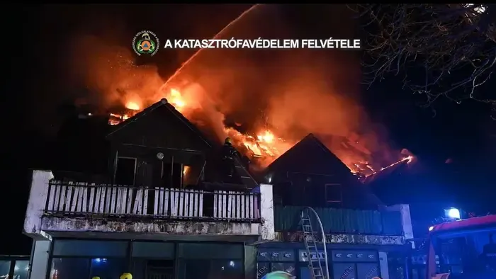 Hárman meghaltak Budakeszin, drámai videón a méteres lángok