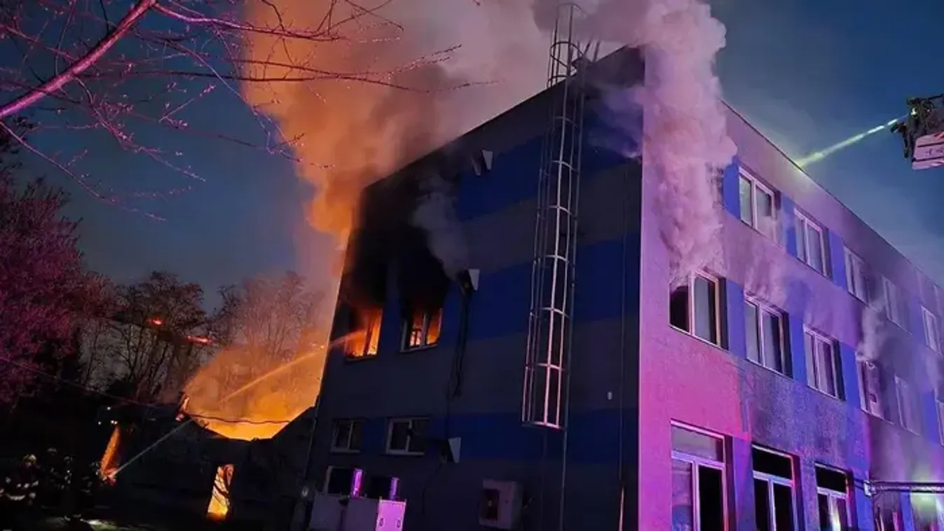 Terrortámadás történt Csehországban: felgyújtottak egy Izraelhez köthető fegyvergyárat