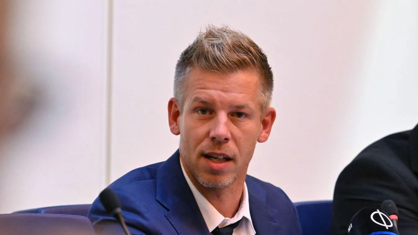 Kiszivárogtak a Medián valódi számai: ők is kényelmes fideszes többségre számítanak