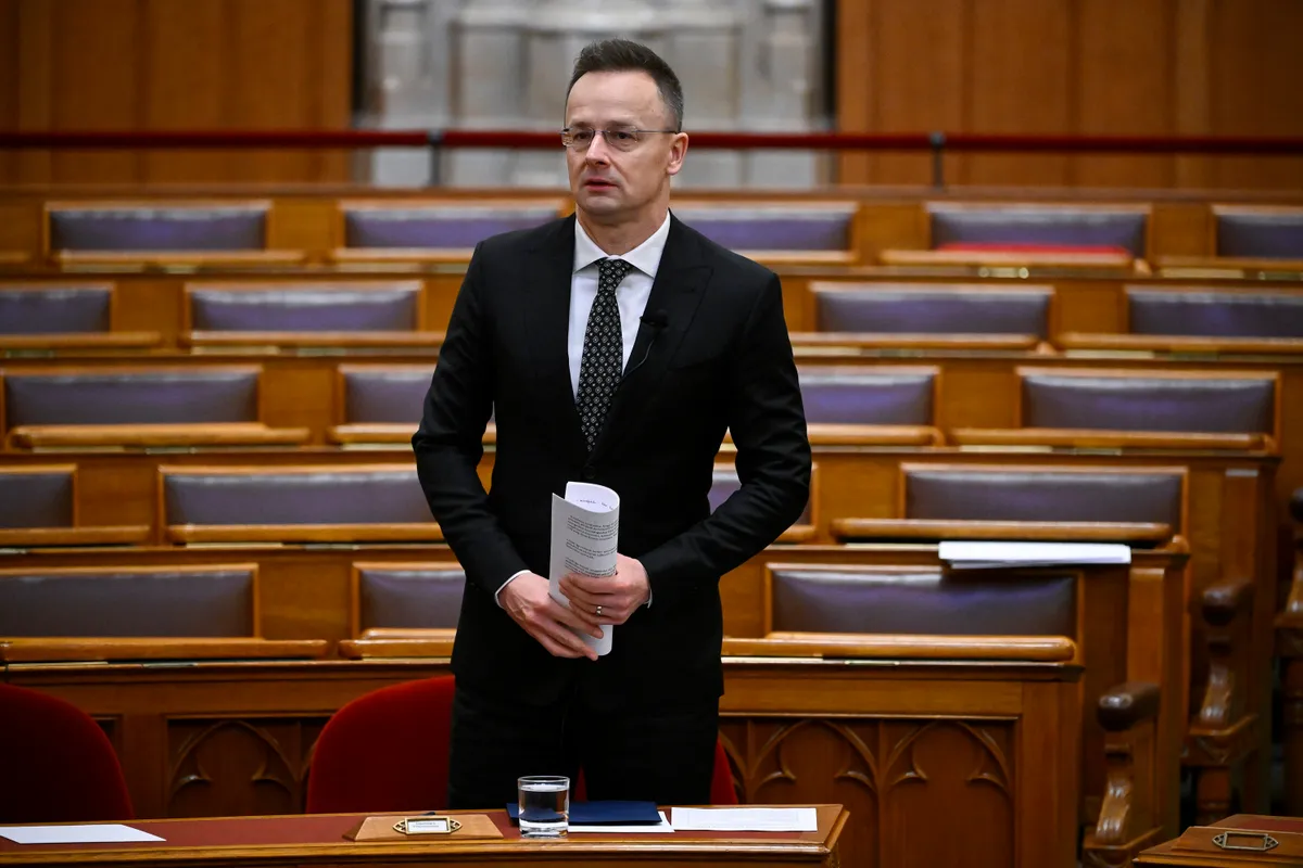 SZIJJÁRTÓ Péter