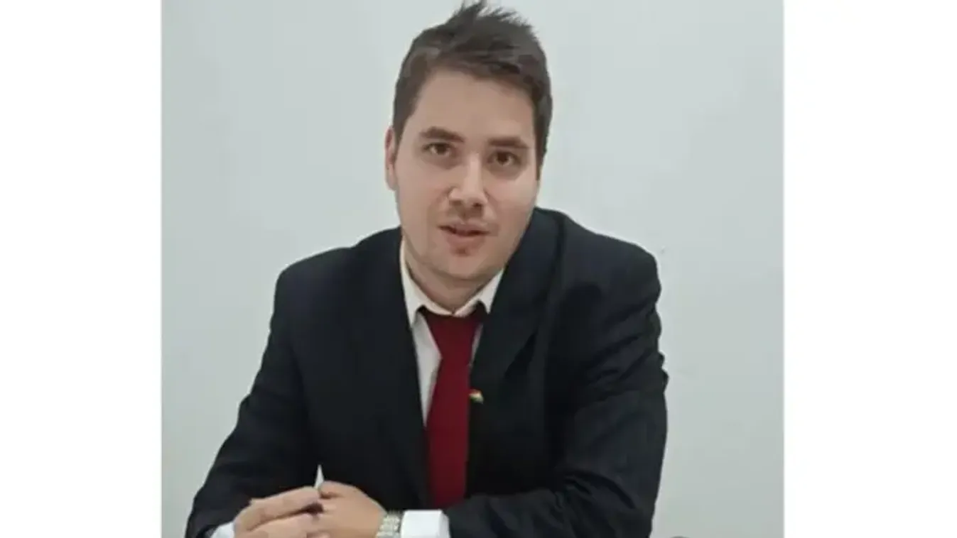 Eladott egy házat egy idős asszony feje fölül a Tisza Párt vásárhelyi-makói jelöltje