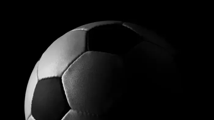 Összeesett és meghalt egy 18 éves focista