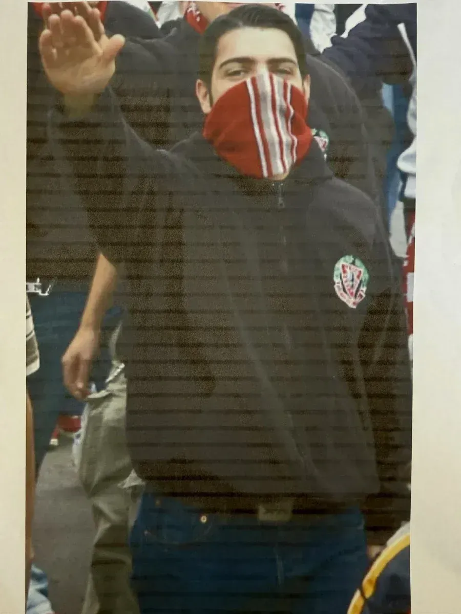 Tárkányi Zsolt náci karlendítése