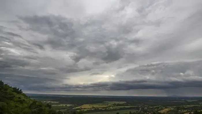 Elhúzta előttünk a mézesmadzagot a tavasz, lelombozó előrejelzés érkezett