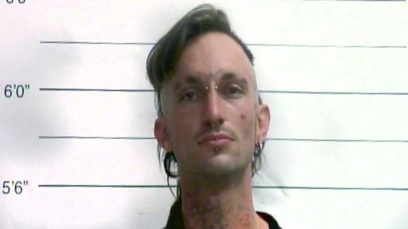 Egy busz fagyasztójába rejtette feldarabolt barátnője holttestét