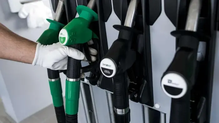 Sokkal olcsóbb az üzemanyag a védett árnak köszönhetően, ezt Orbán Viktor is megtapasztalta