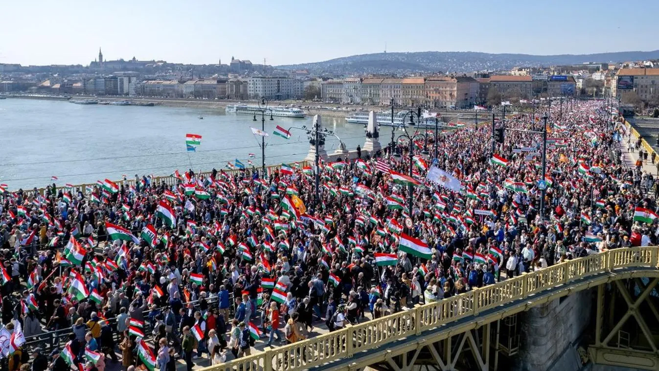 Menczer Tamás a Békemeneten: Kiállunk a hazánk és Orbán Viktor mellett  - Videó