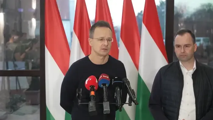 Szijjártó Péter: minden határon túlmegy, hogy Volodimir Zelenszkij halálosan megfenyegette Orbán Viktort