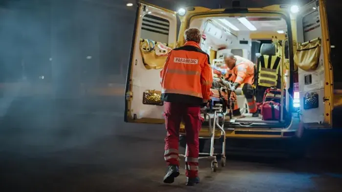 Áramütést szenvedett egy vagonra felmászott kamasz Szombathelyen, társa a történtek után elszaladt a helyszínről