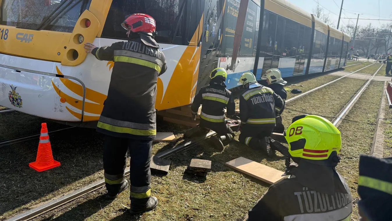 Villamos gázolt halálra egy biciklist Debrecenben - videóval