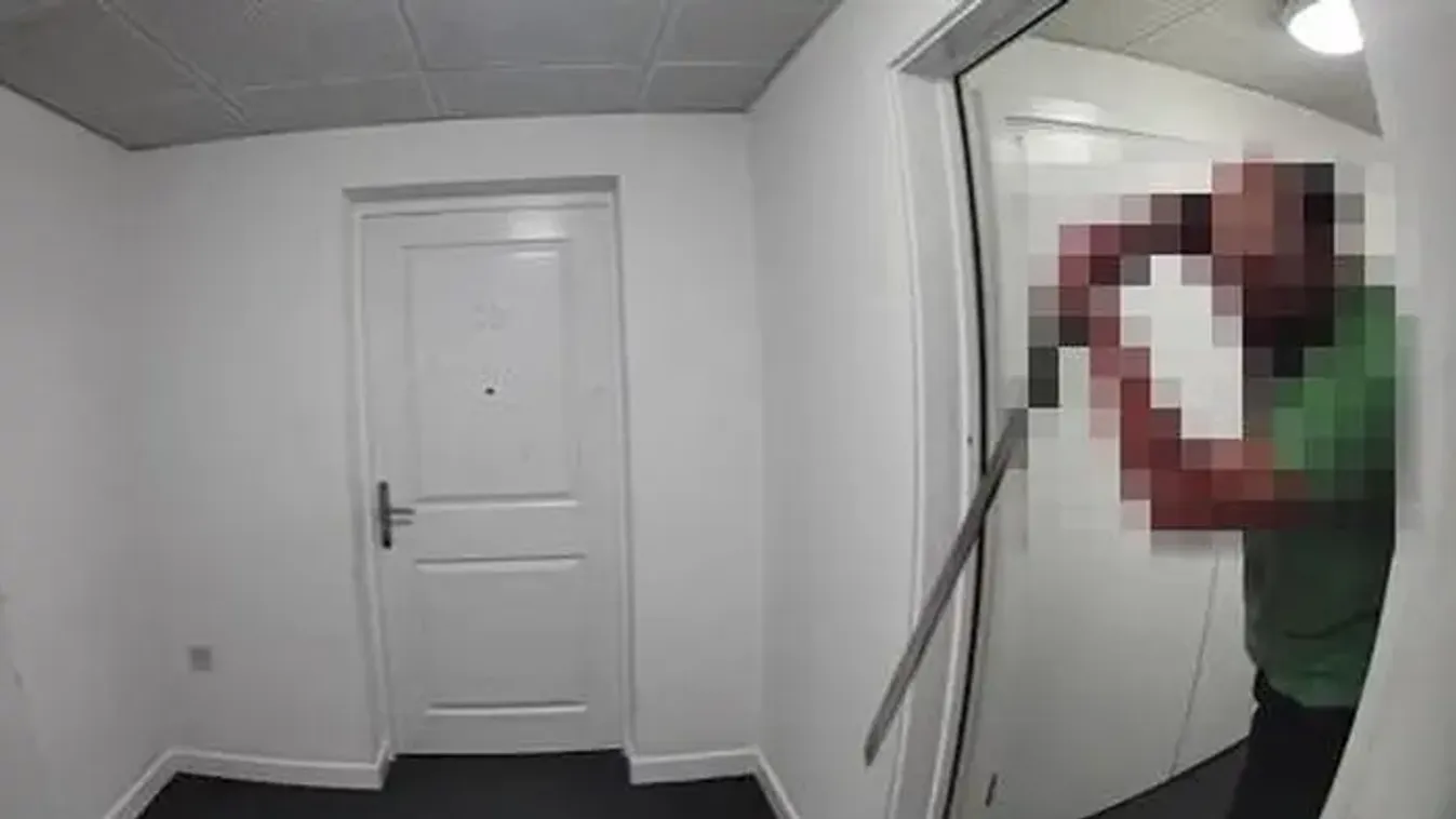 Szamurájkarddal támadt szomszédjára egy vérben úszó férfi – Videó