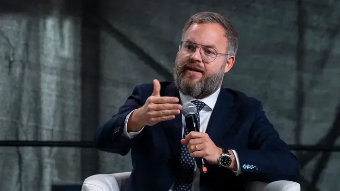 Orbán Balázs: Ami ma Magyarországon történik, az megszégyeníti a legtöbb hollywoodi kémtörténetet