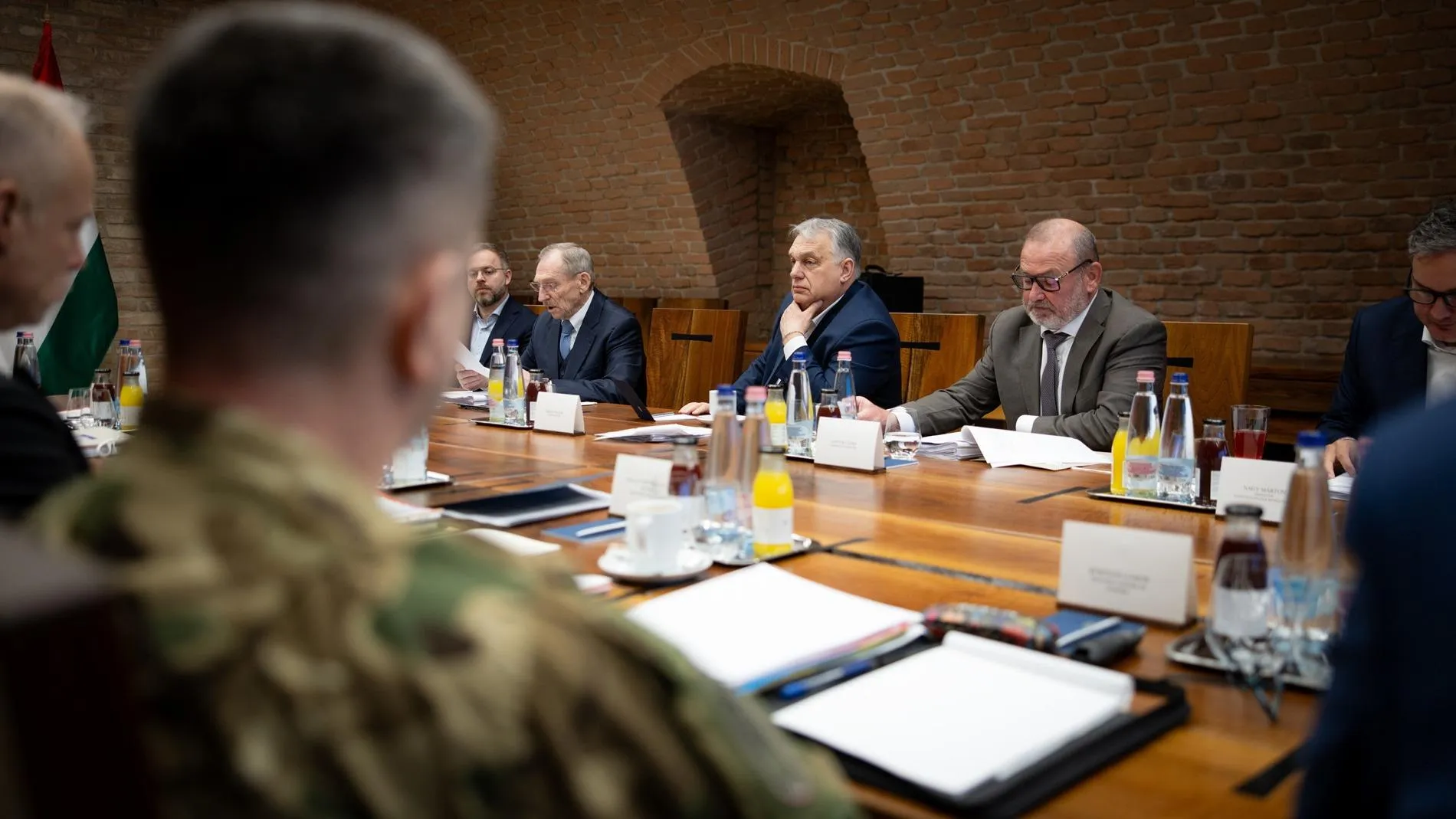 Orbán Viktor: 75 helyen vonult fel a hadsereg, tényfeltáró bizottság vizsgálja a Barátság vezetéket