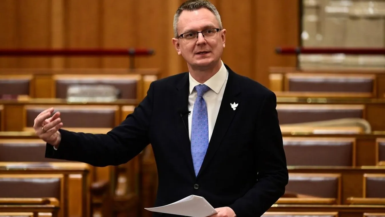 Ezt jelenti a gyakorlatban a terrorfenyegetettségi szint emelése + videó