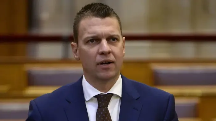 Menczer Tamás: Brüsszel tönkreteszi Európát