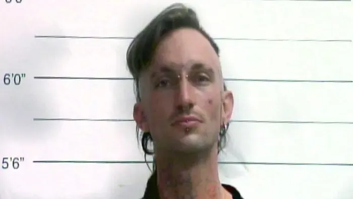 Egy busz fagyasztójába rejtette feldarabolt barátnője holttestét