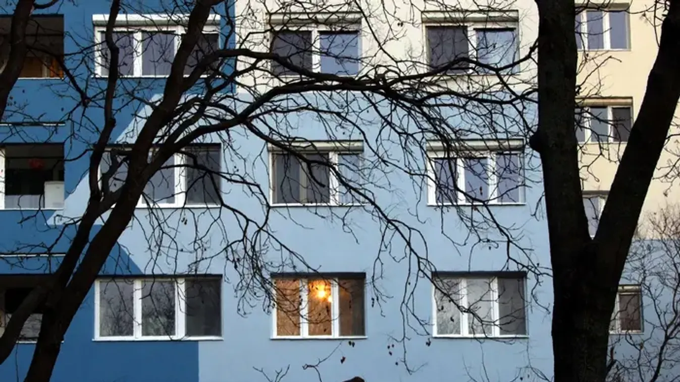 Kizuhant a harmadikról egy férfi Pécsen, átok ülhet a városon