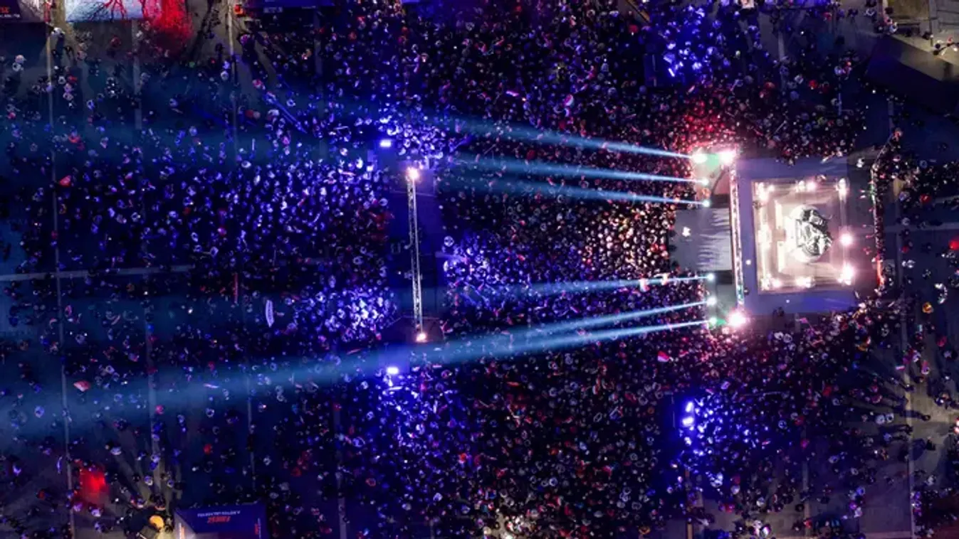 Dér Heni lélegzetelállító produkcióval nyitotta meg az egri nagygyűlést - Videó