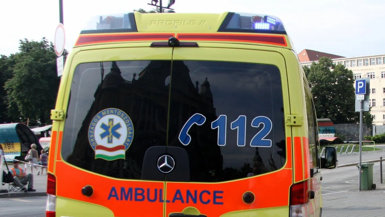 Kitört a pánik egy pizzéria előtt Győr-Moson-Sopronban, szirénázva siettek a helyszínre