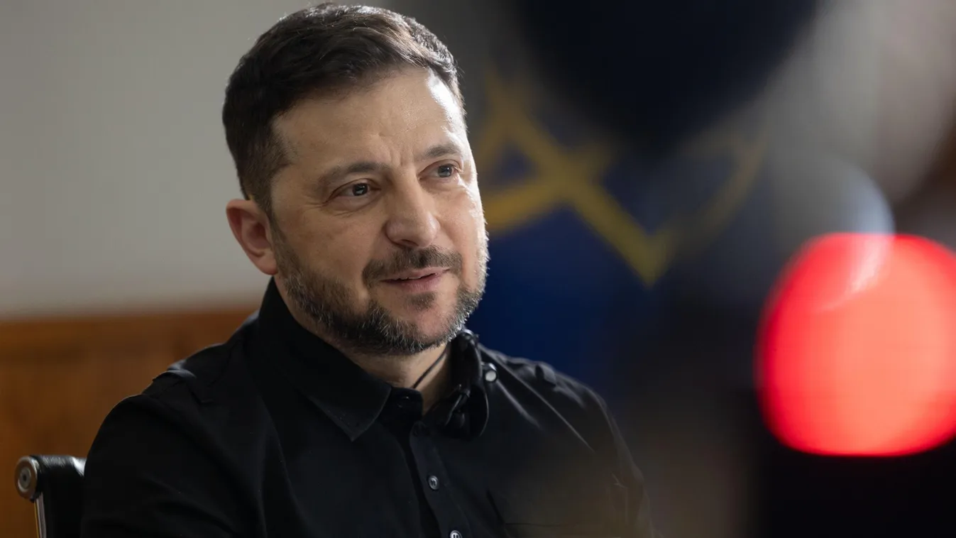 „Az emberiség hőse” – így méltatta Zelenszkijt a Népszava újságírója