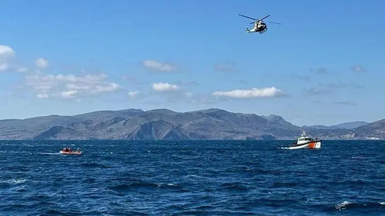 Egy migránsokat szállító csónak összeütközött a parti őrség egyik hajójával Törökországnál