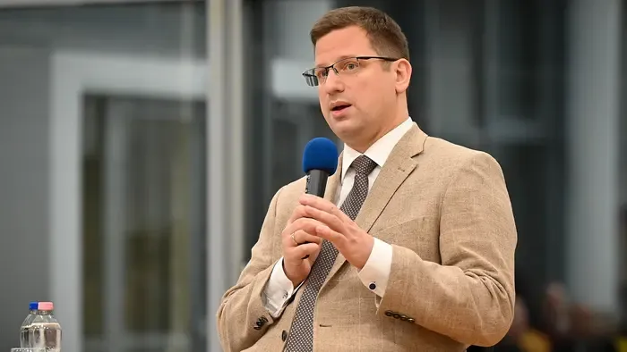 Gulyás Gergely feljelenti a Tiszát hazugságkampány miatt