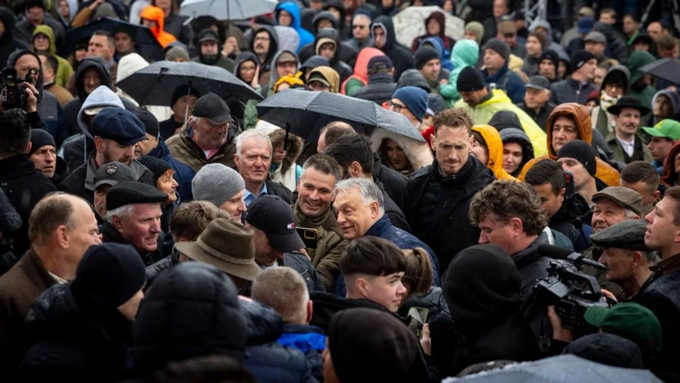 Orbán Viktor a legnépszerűbb pártelnök