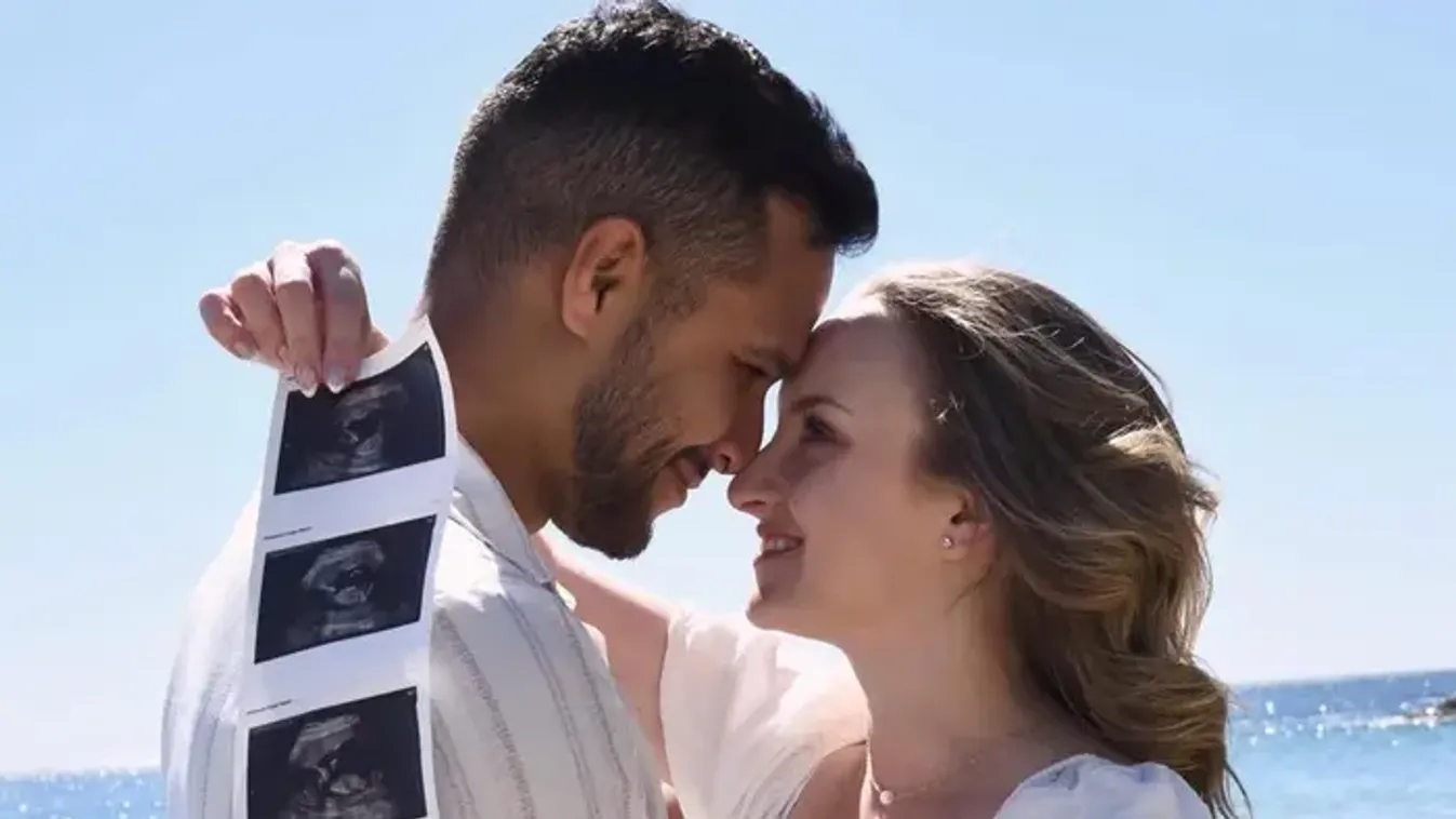 Meglepetés a rajongóknak: így árulta el Szandi lánya, kislányt vagy kifiút hord a szíve alatt