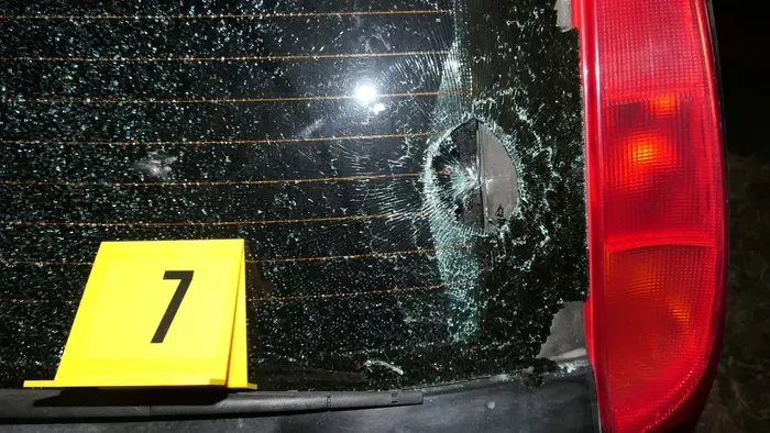 „Elpattant bennem valami” – féltékenységből verte szét barátja autóját egy miskolci nő