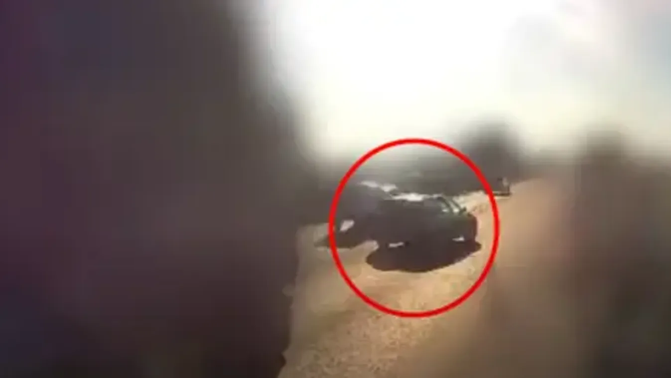 Brutális tarolás az M1-esen, videón a bizarr baleset