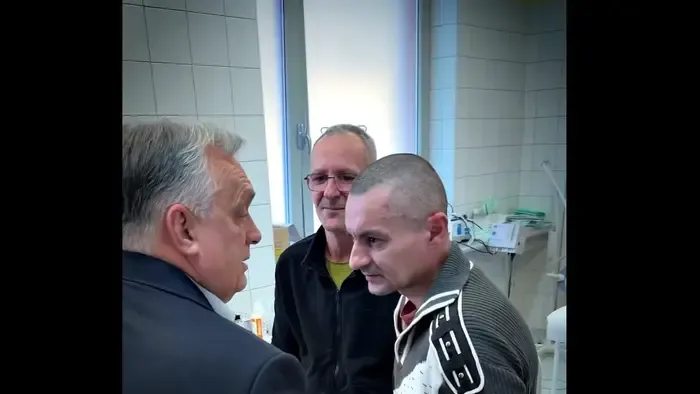 Orbán Viktor meglátogatta a kiszabadított hadifoglyokat