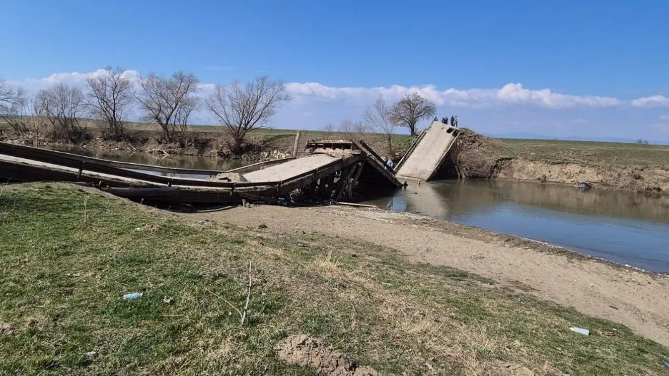 Leszakadt egy híd Botfalunál - Fotók