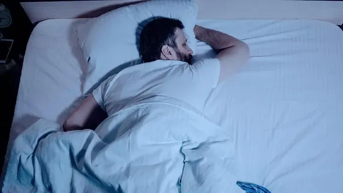 Egy apró éjszakai szokás többet árthat, mint hisszük