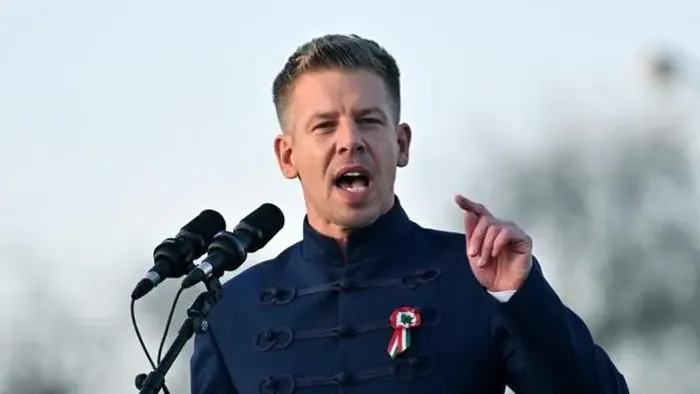 Magyar Péter az összeomlás szélén, egyre nagyobb őrültségekkel traktálja a híveit