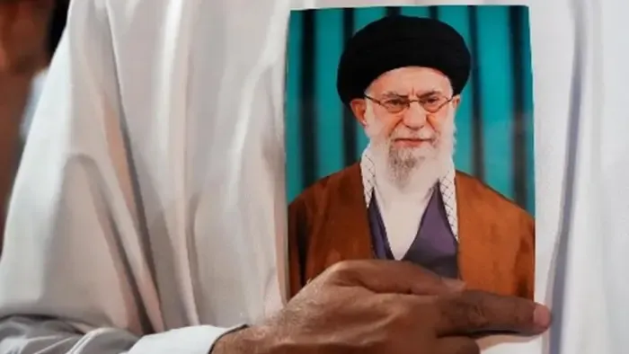 Az iráni állami média is megerősítette Ali Hamenei halálát